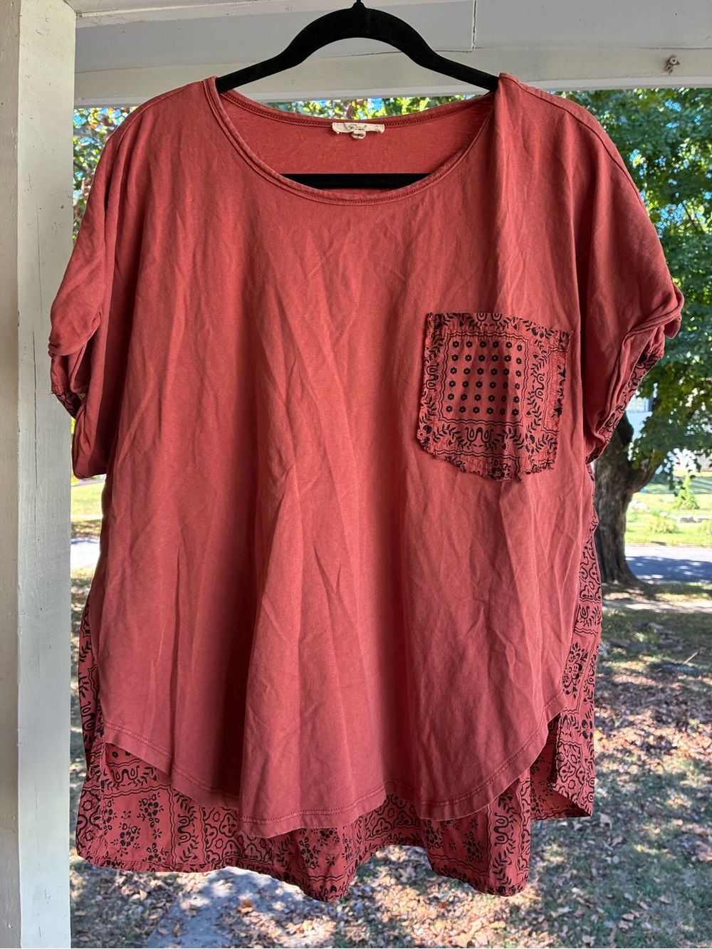 Women’s Relaxed Rust Pocket 100% Cotton Tee with Bandana Trim